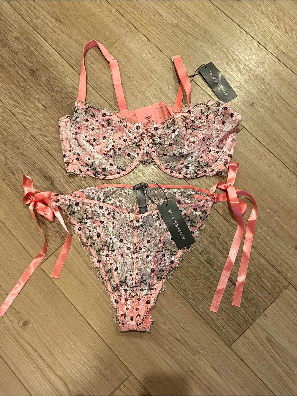 Savage X Fenty Pink Floral Lace Underwire Set